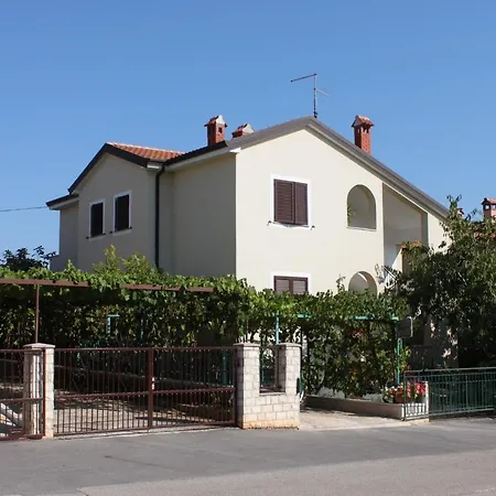 Apartment With A Parking Space Novigrad - 7020 *