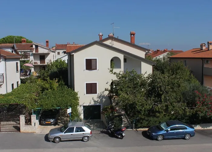 With A Parking Space Novigrad - 7020