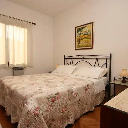 With A Parking Space Novigrad - 7020 Appartement