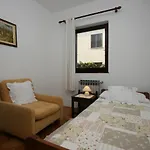 With A Parking Space Novigrad - 7020 Daire