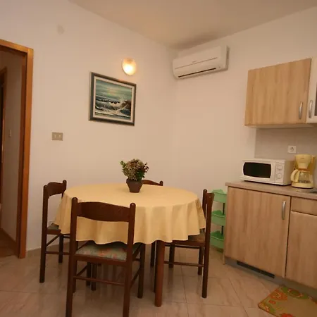 With A Parking Space Novigrad - 7020 Appartamento