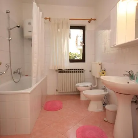 With A Parking Space Novigrad - 7020 *